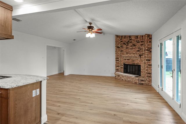 10129 Buffalo Grove Road, Fort Worth, TX 76108