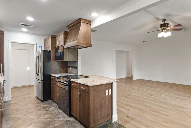 10129 Buffalo Grove Road, Fort Worth, TX 76108