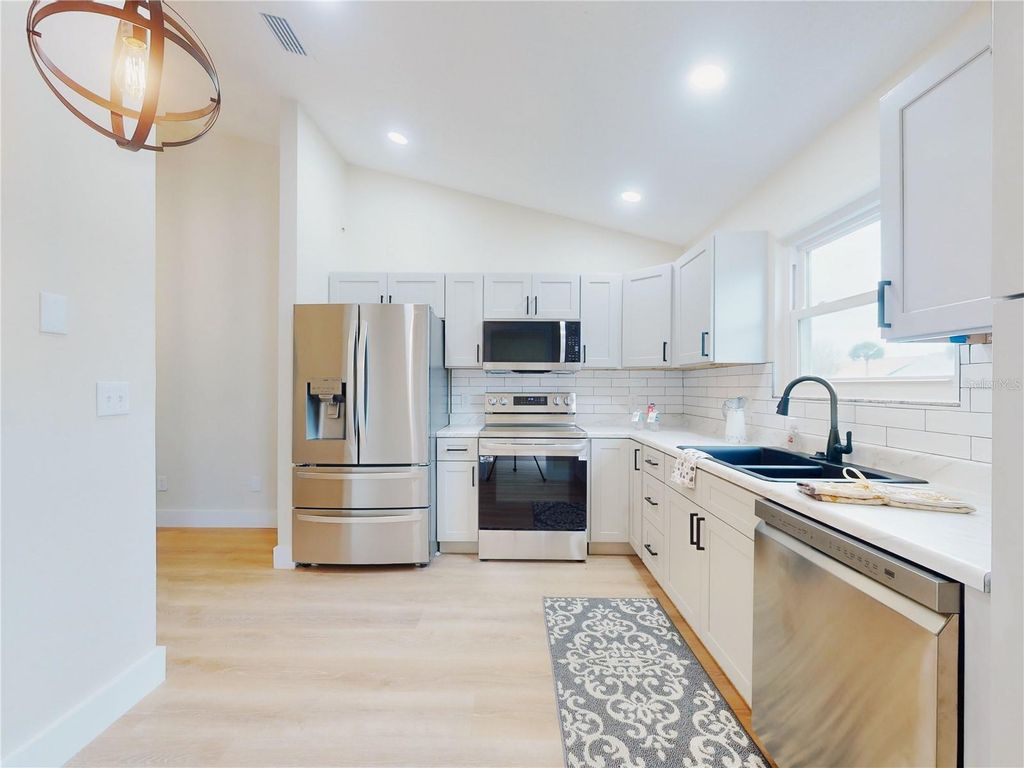 Image 14 of property listing at 804 SOFT PINE COURT, New Smyrna Beach, FL 32168