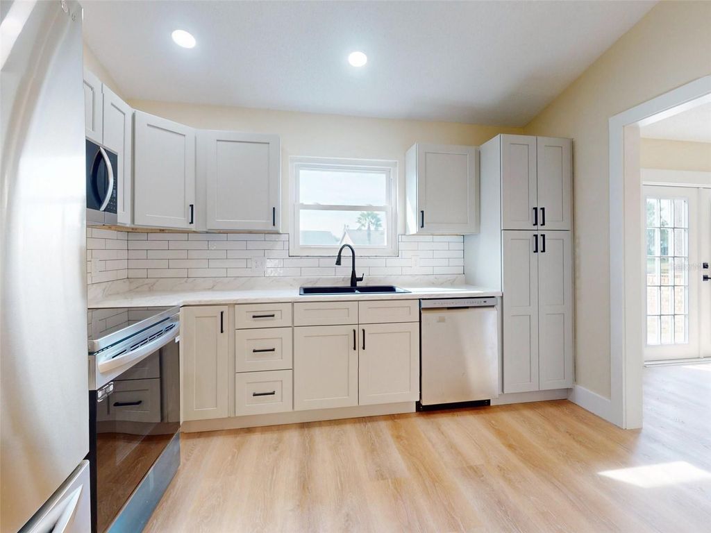 Image 16 of property listing at 804 SOFT PINE COURT, New Smyrna Beach, FL 32168