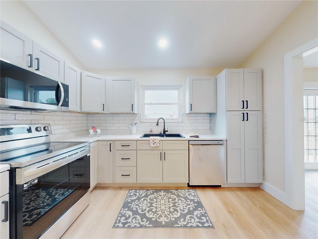 Image 17 of property listing at 804 SOFT PINE COURT, New Smyrna Beach, FL 32168
