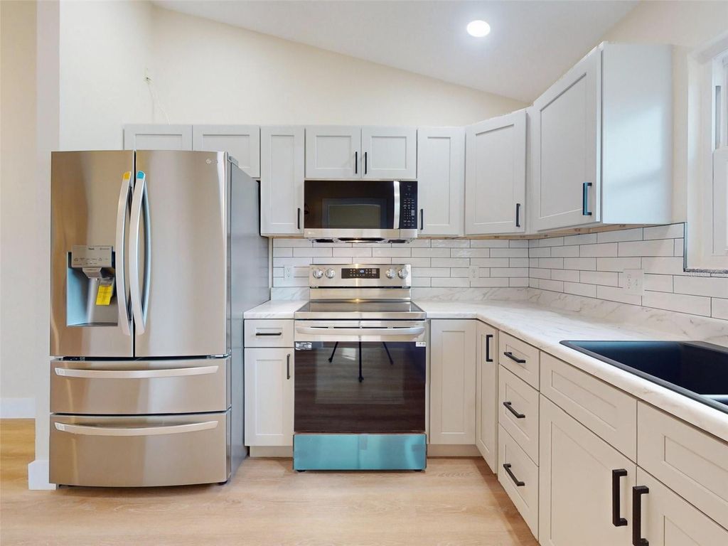 Image 23 of property listing at 804 SOFT PINE COURT, New Smyrna Beach, FL 32168