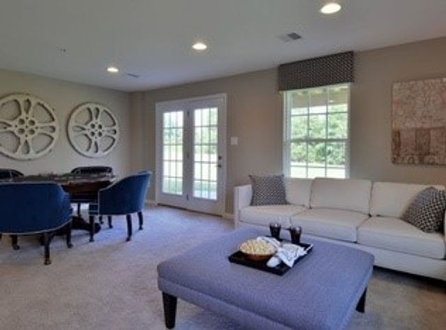 420 Fairmont Dr, Marshall, PA 15090