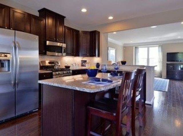 420 Fairmont Dr, Marshall, PA 15090