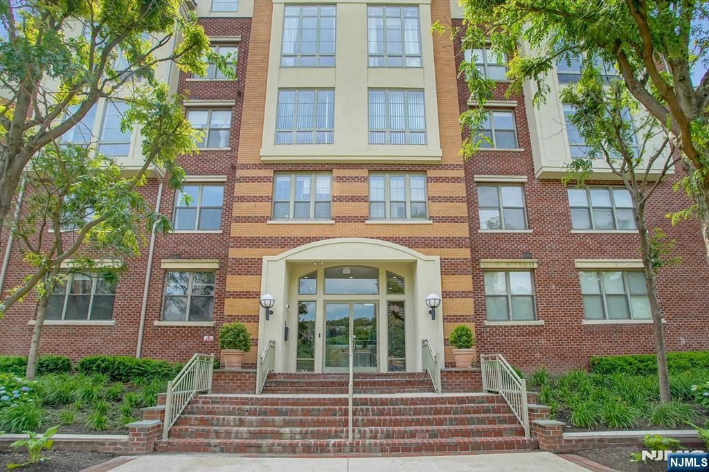 26 Ave At Port Imperial 112, West New York, NJ 07093