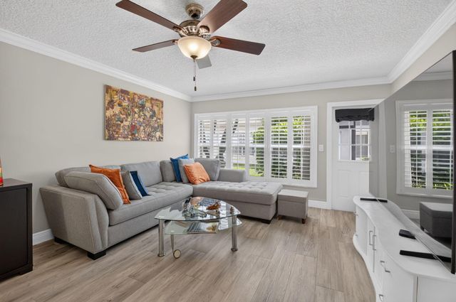 18940 Stewart Circle 5, Boca Raton, FL 33496