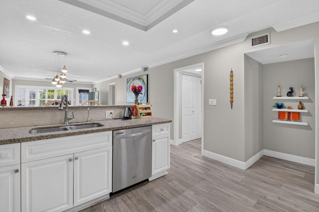 18940 Stewart Circle 5, Boca Raton, FL 33496