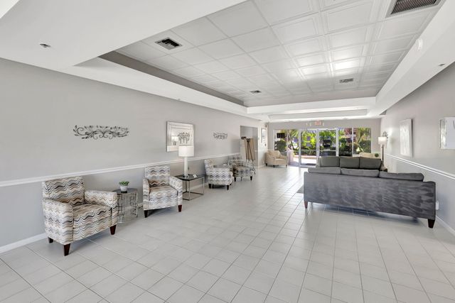 18940 Stewart Circle 5, Boca Raton, FL 33496