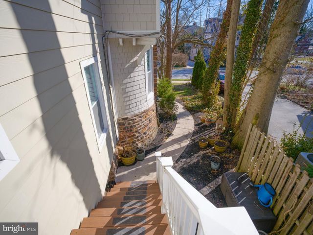 216 BLOOMINGDALE AVE, Wayne, PA 19087