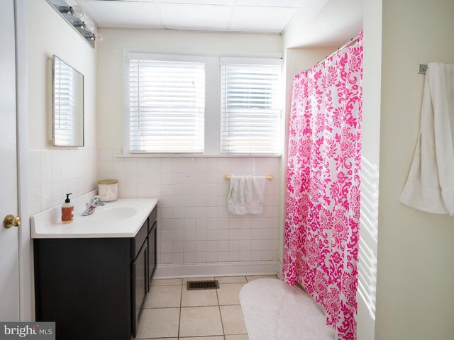 216 BLOOMINGDALE AVE, Wayne, PA 19087