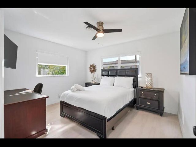 5040 NE 22ND Avenue, Lighthouse Point, FL 33064