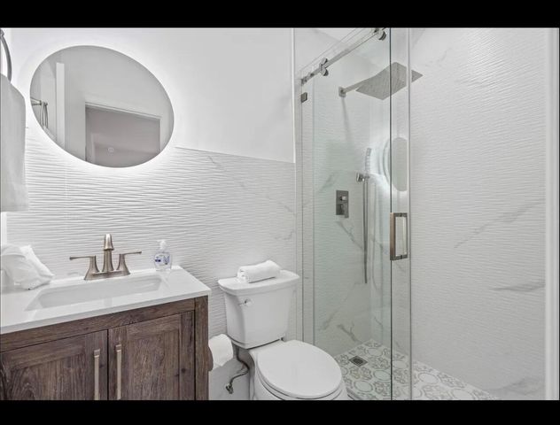 5040 NE 22ND Avenue, Lighthouse Point, FL 33064