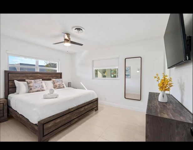 5040 NE 22ND Avenue, Lighthouse Point, FL 33064