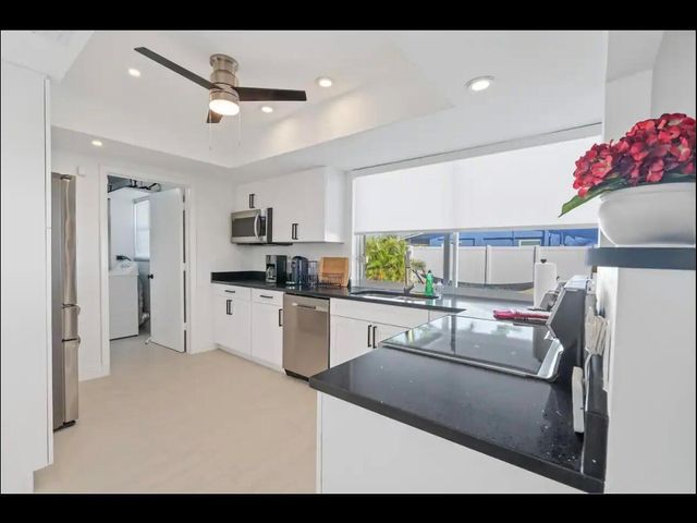 5040 NE 22ND Avenue, Lighthouse Point, FL 33064