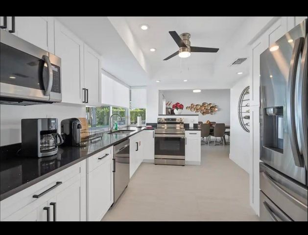 5040 NE 22ND Avenue, Lighthouse Point, FL 33064