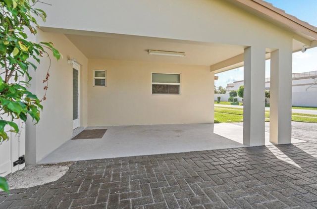 5040 NE 22ND Avenue, Lighthouse Point, FL 33064