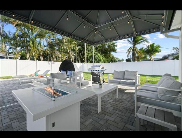 5040 NE 22ND Avenue, Lighthouse Point, FL 33064