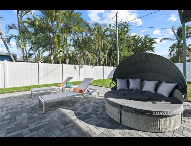 5040 NE 22ND Avenue, Lighthouse Point, FL 33064