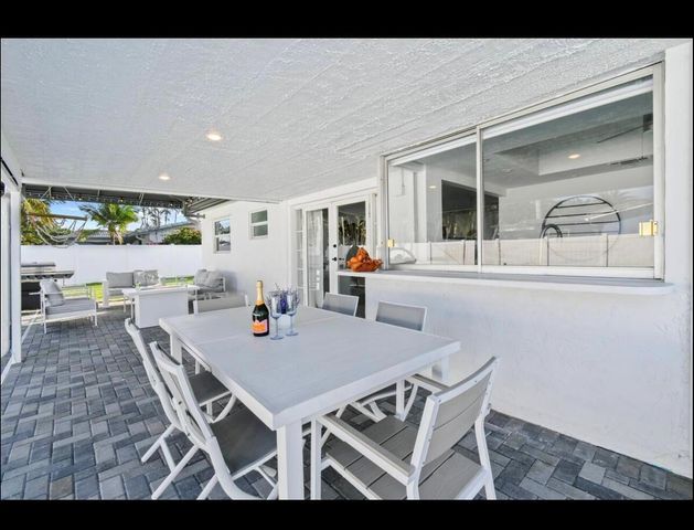 5040 NE 22ND Avenue, Lighthouse Point, FL 33064