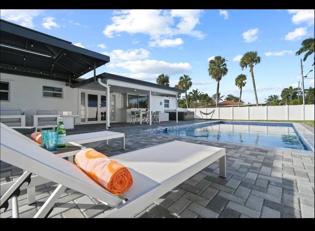 5040 NE 22ND Avenue, Lighthouse Point, FL 33064