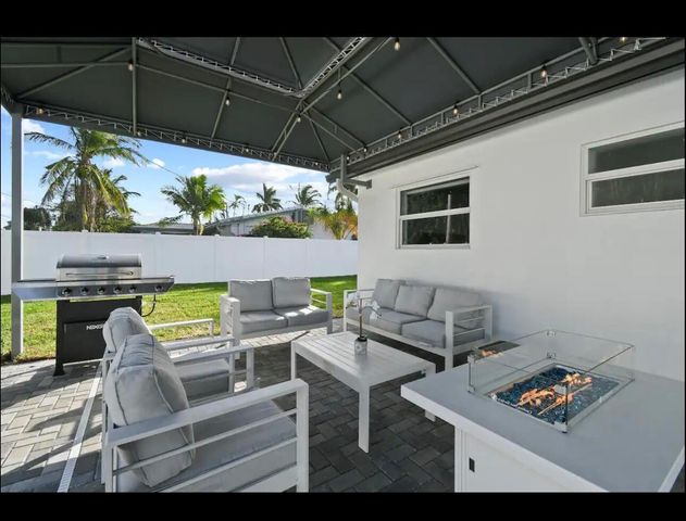 5040 NE 22ND Avenue, Lighthouse Point, FL 33064
