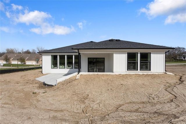 9736 N Montclair Avenue, Kansas City, MO 64153