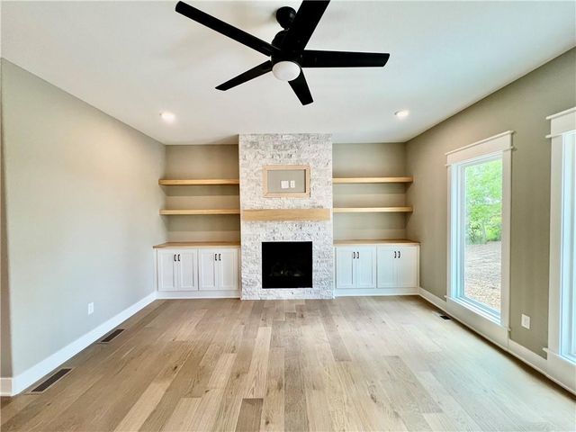 1972 Longview Drive, Liberty, MO 64068