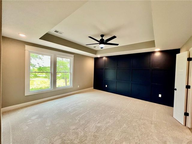 1972 Longview Drive, Liberty, MO 64068