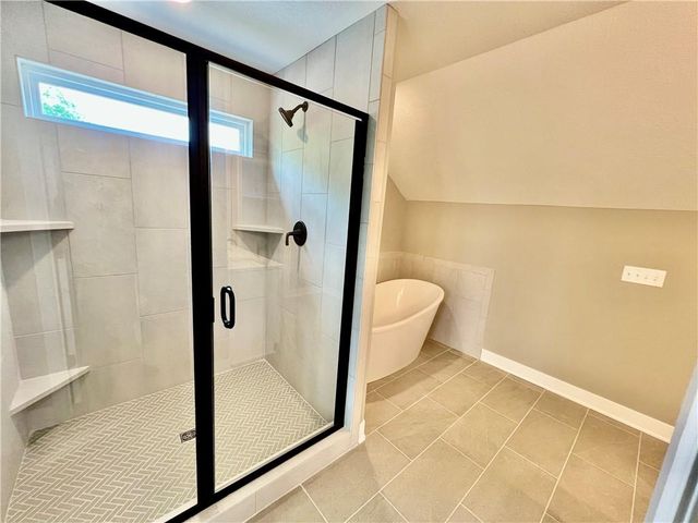 1972 Longview Drive, Liberty, MO 64068