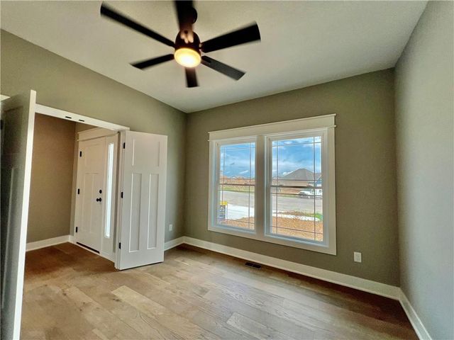 1972 Longview Drive, Liberty, MO 64068