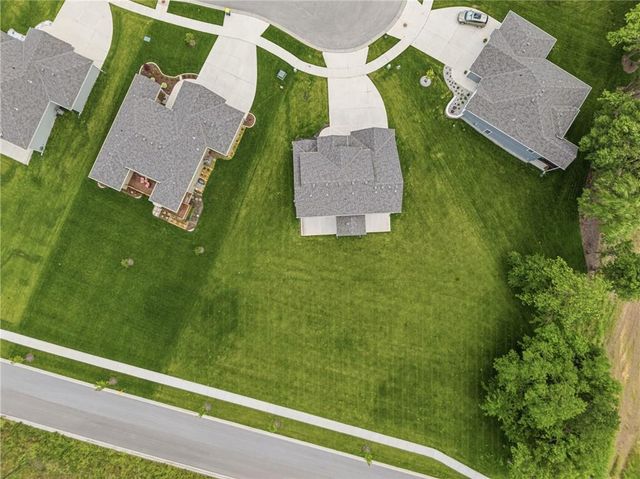 1972 Longview Drive, Liberty, MO 64068