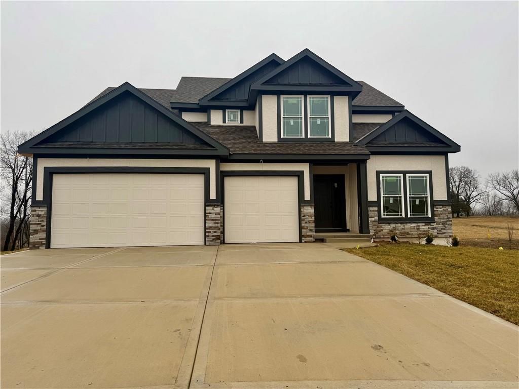 1972 Longview Drive, Liberty, MO 64068