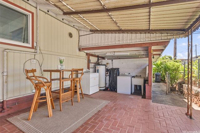 1277 Nanakai Street, Pearl City, HI 96782