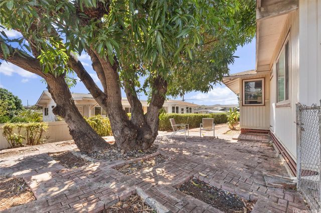 1277 Nanakai Street, Pearl City, HI 96782