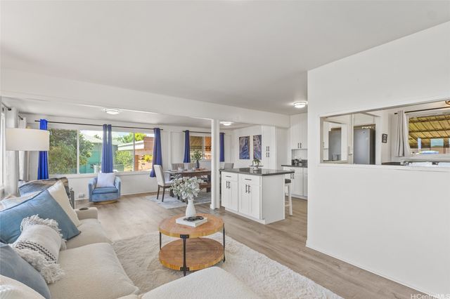 1277 Nanakai Street, Pearl City, HI 96782