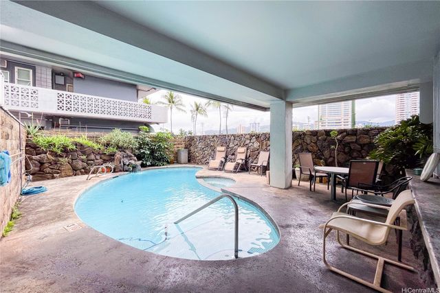 2015 Ala Wai Boulevard 2C, Honolulu, HI 96815