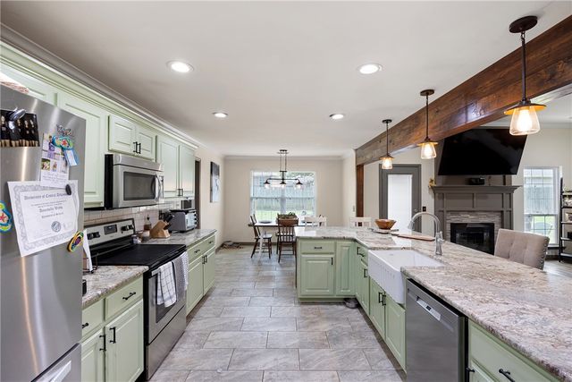 908 Deerfield Court, Russellville, AR 72801