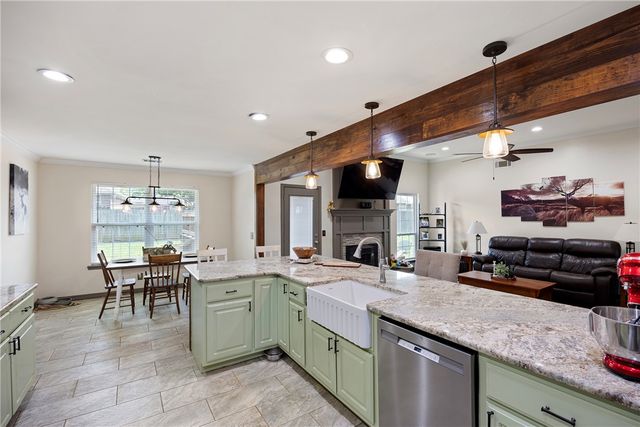 908 Deerfield Court, Russellville, AR 72801