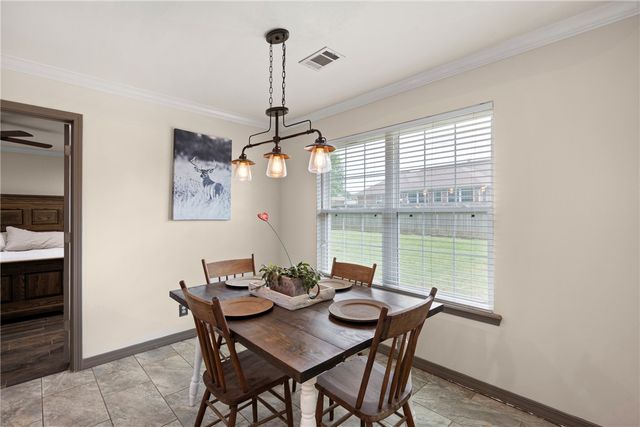 908 Deerfield Court, Russellville, AR 72801