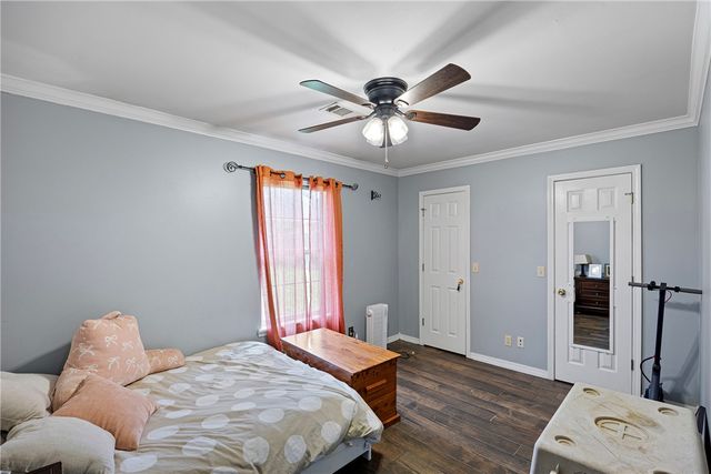 908 Deerfield Court, Russellville, AR 72801