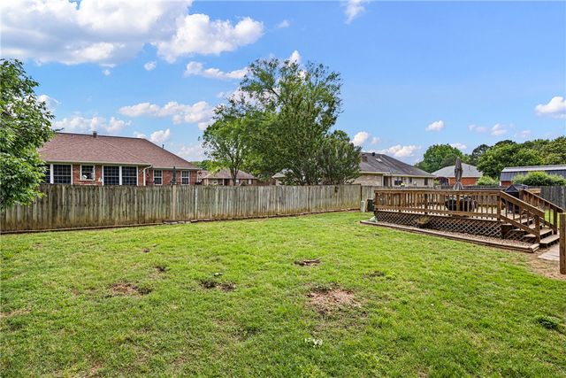 908 Deerfield Court, Russellville, AR 72801