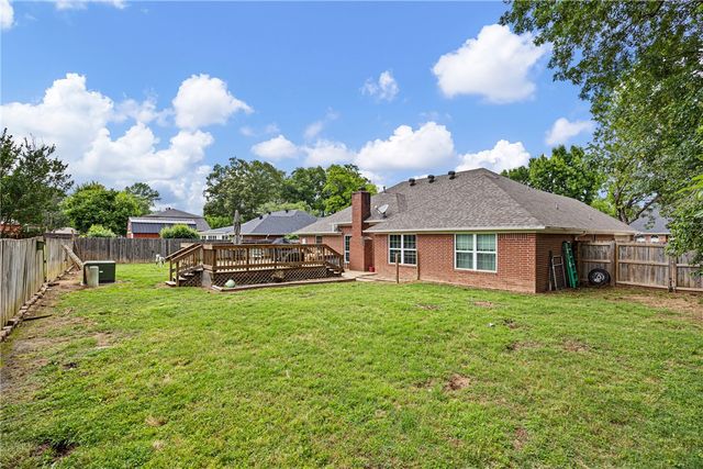 908 Deerfield Court, Russellville, AR 72801