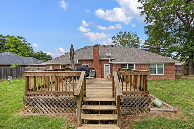 908 Deerfield Court, Russellville, AR 72801