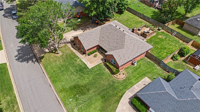 908 Deerfield Court, Russellville, AR 72801
