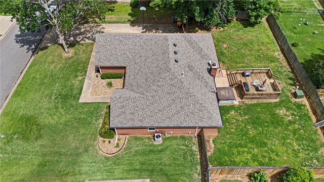 908 Deerfield Court, Russellville, AR 72801