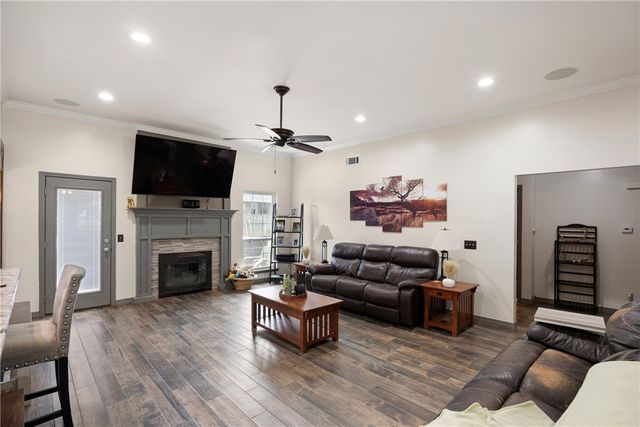 908 Deerfield Court, Russellville, AR 72801