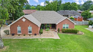908 Deerfield Court, Russellville, AR 72801