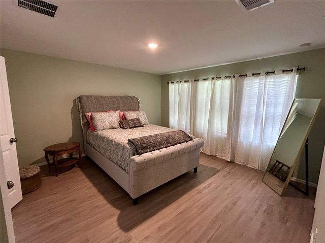 2213 Still Bend Lane, League City, TX 77573