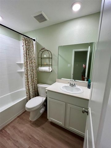 2213 Still Bend Lane, League City, TX 77573