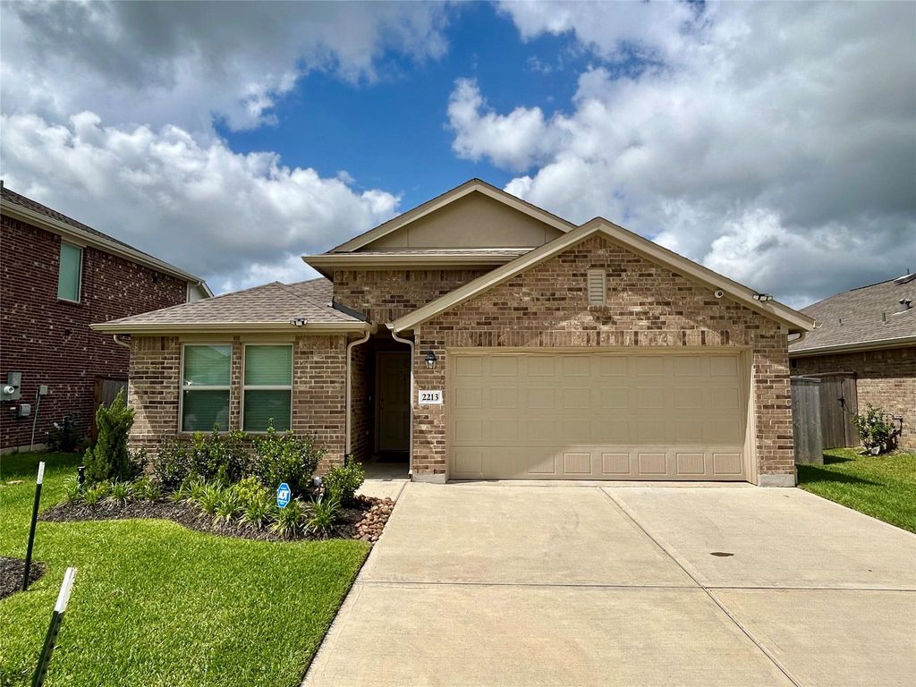 2213 Still Bend Lane, League City, TX 77573